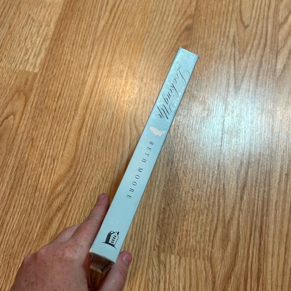 Looking Up‎ Beth Moore Devotional Journal Trusting God Every Need New